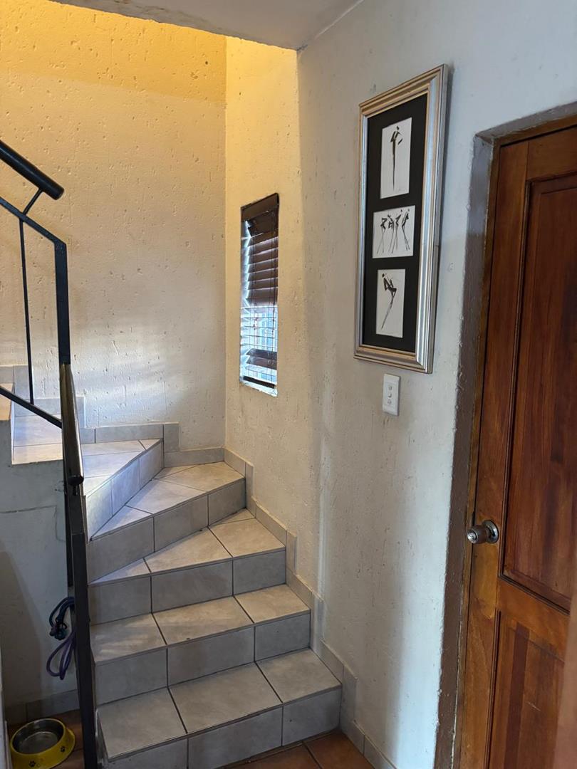 2 Bedroom Property for Sale in Greenstone Hill Gauteng