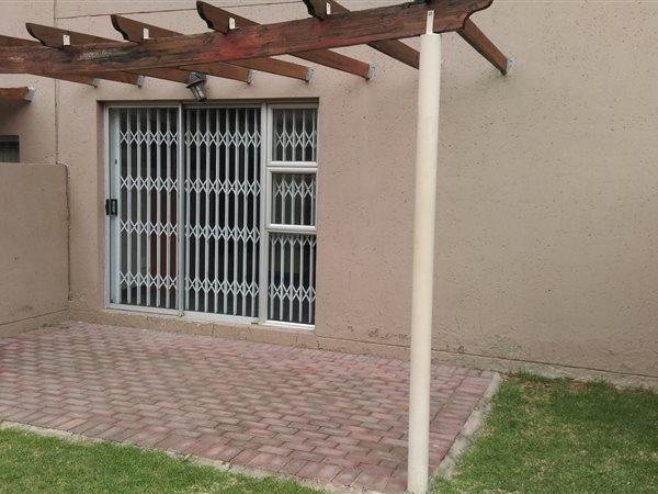 2 Bedroom Property for Sale in Greenstone Hill Gauteng
