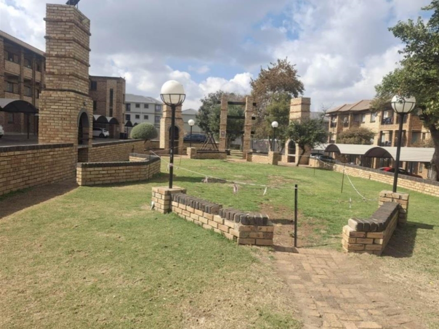2 Bedroom Property for Sale in Halfway Gardens Gauteng