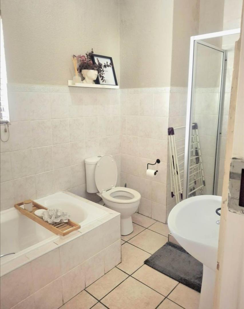 2 Bedroom Property for Sale in Halfway Gardens Gauteng