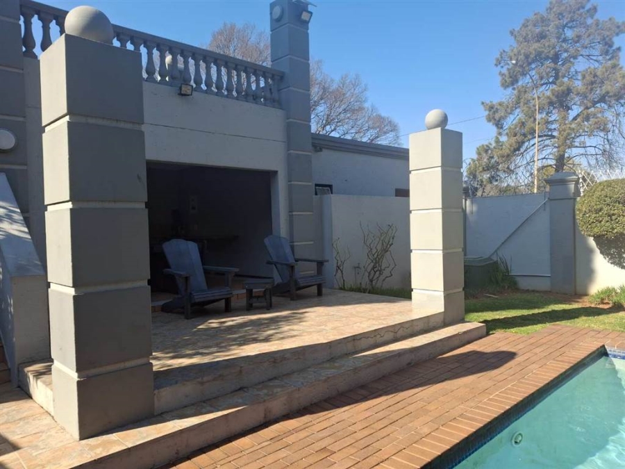 To Let 1 Bedroom Property for Rent in Waverley Gauteng