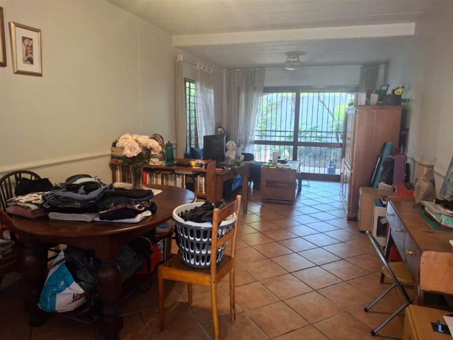 To Let 1 Bedroom Property for Rent in Waverley Gauteng