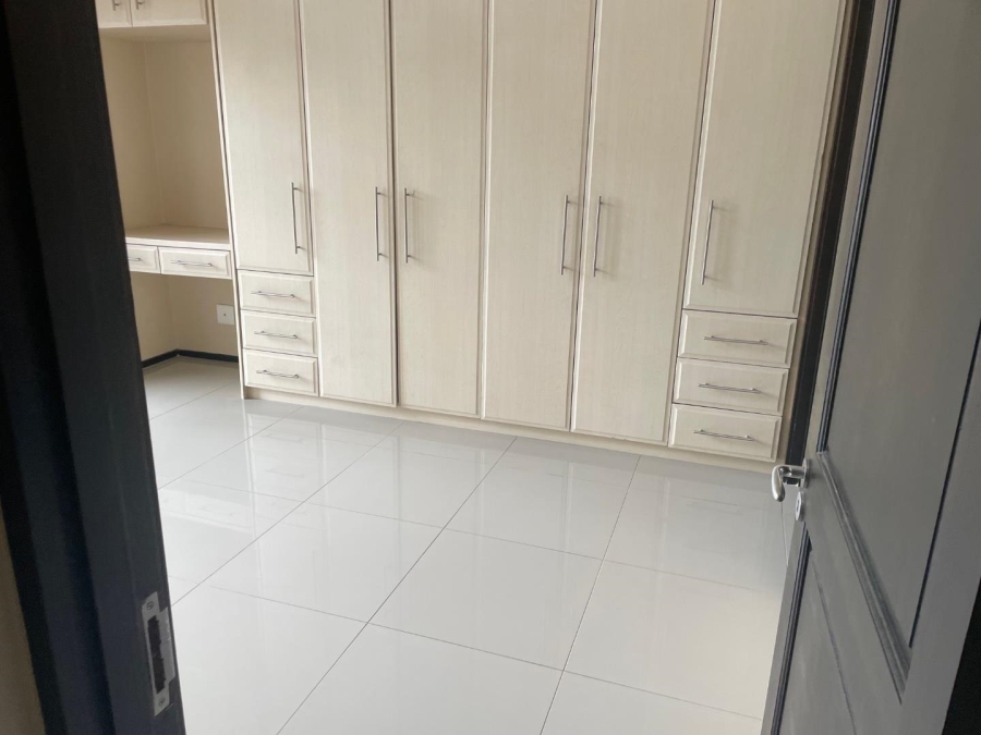 2 Bedroom Property for Sale in Melrose North Gauteng