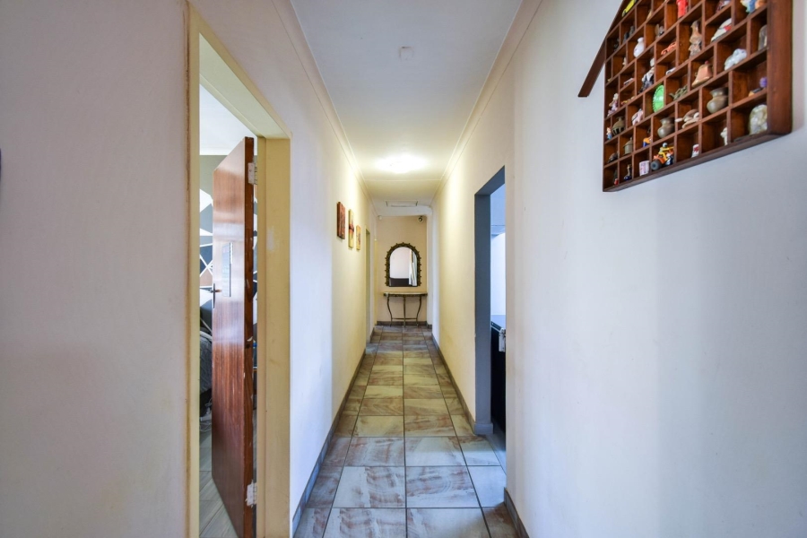 5 Bedroom Property for Sale in Magalieskruin Gauteng