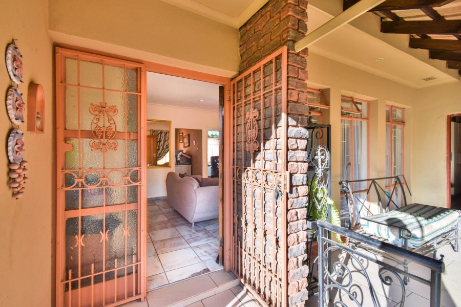 5 Bedroom Property for Sale in Magalieskruin Gauteng