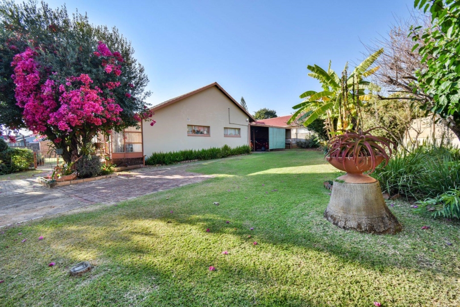 5 Bedroom Property for Sale in Magalieskruin Gauteng