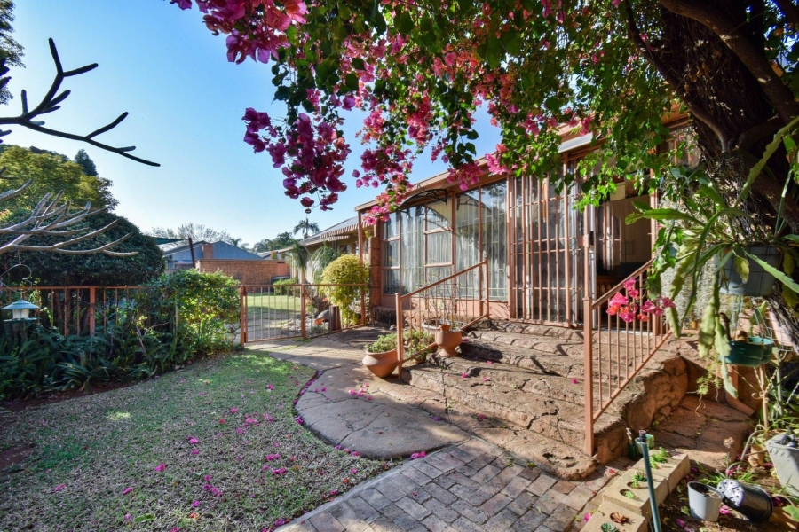 5 Bedroom Property for Sale in Magalieskruin Gauteng