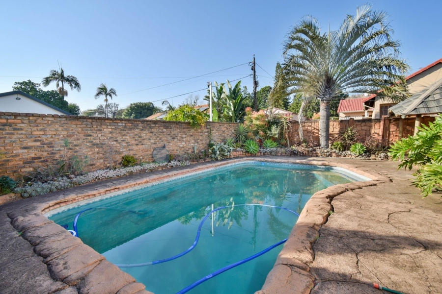 5 Bedroom Property for Sale in Magalieskruin Gauteng