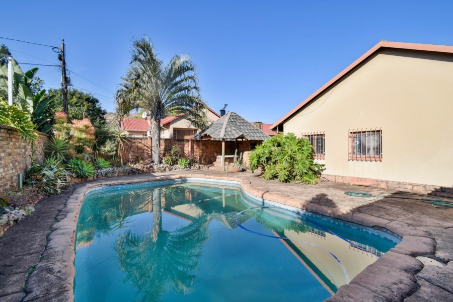 5 Bedroom Property for Sale in Magalieskruin Gauteng