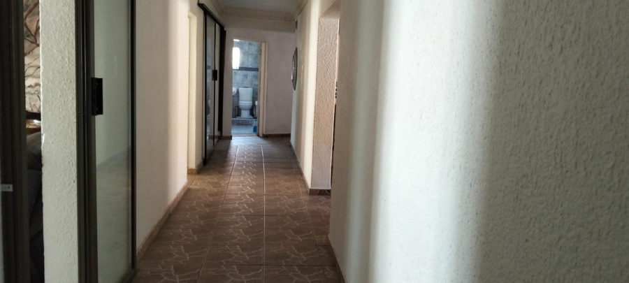 4 Bedroom Property for Sale in Selcourt Gauteng