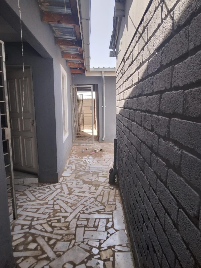 8 Bedroom Property for Sale in Tsakane Gauteng