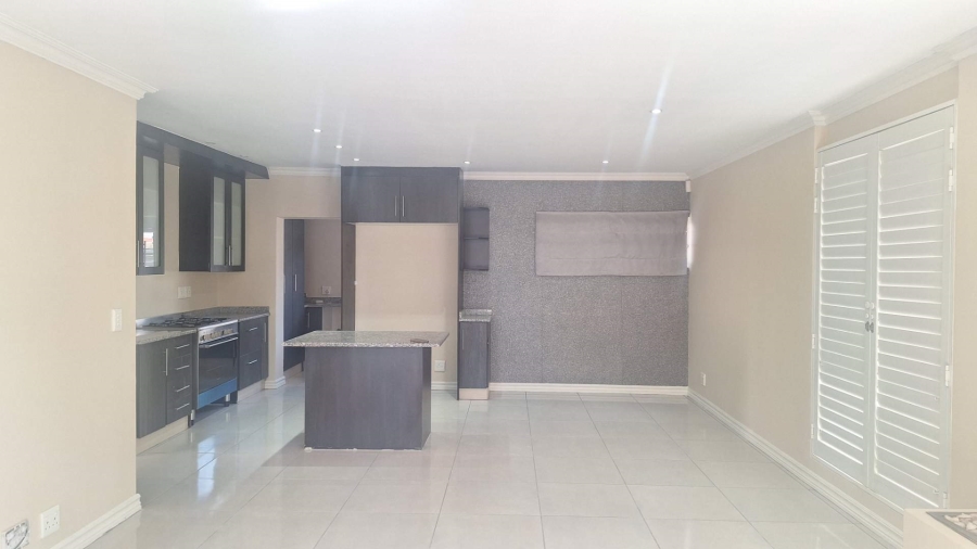 To Let 3 Bedroom Property for Rent in Greenside Gauteng