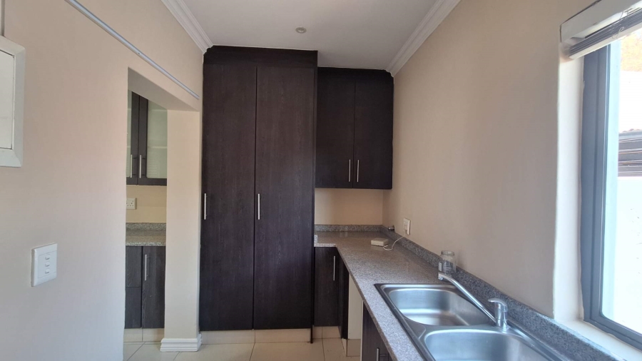 To Let 3 Bedroom Property for Rent in Greenside Gauteng