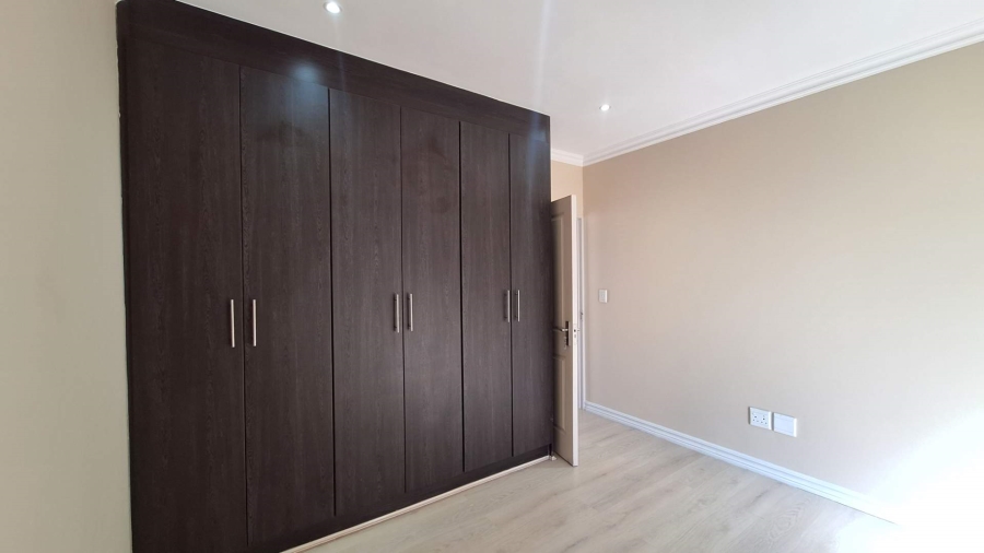 To Let 3 Bedroom Property for Rent in Greenside Gauteng