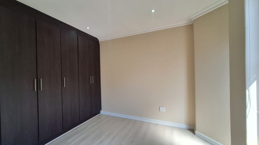 To Let 3 Bedroom Property for Rent in Greenside Gauteng