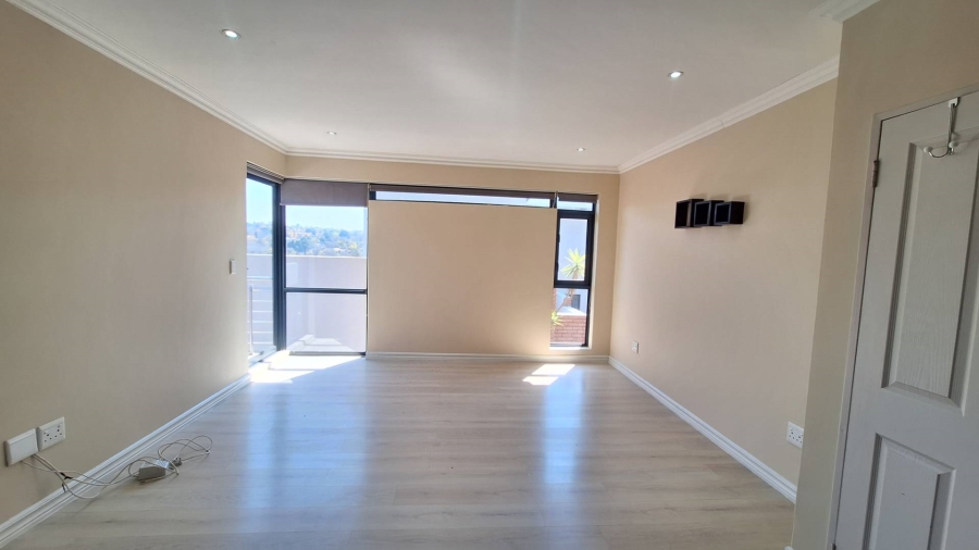 To Let 3 Bedroom Property for Rent in Greenside Gauteng