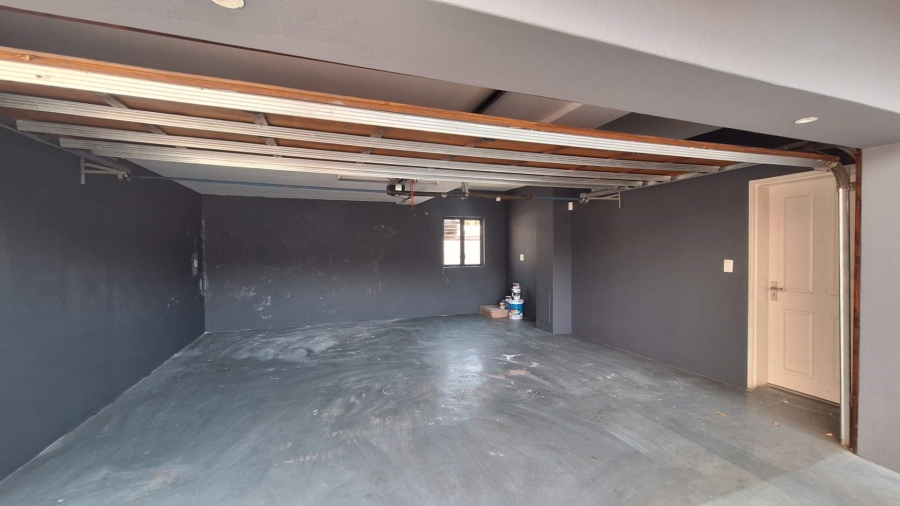 To Let 3 Bedroom Property for Rent in Greenside Gauteng