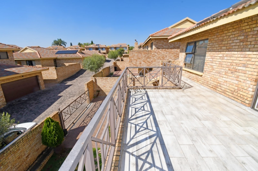 3 Bedroom Property for Sale in North Riding Gauteng