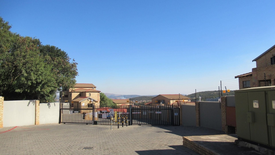 1 Bedroom Property for Sale in Mulbarton Gauteng