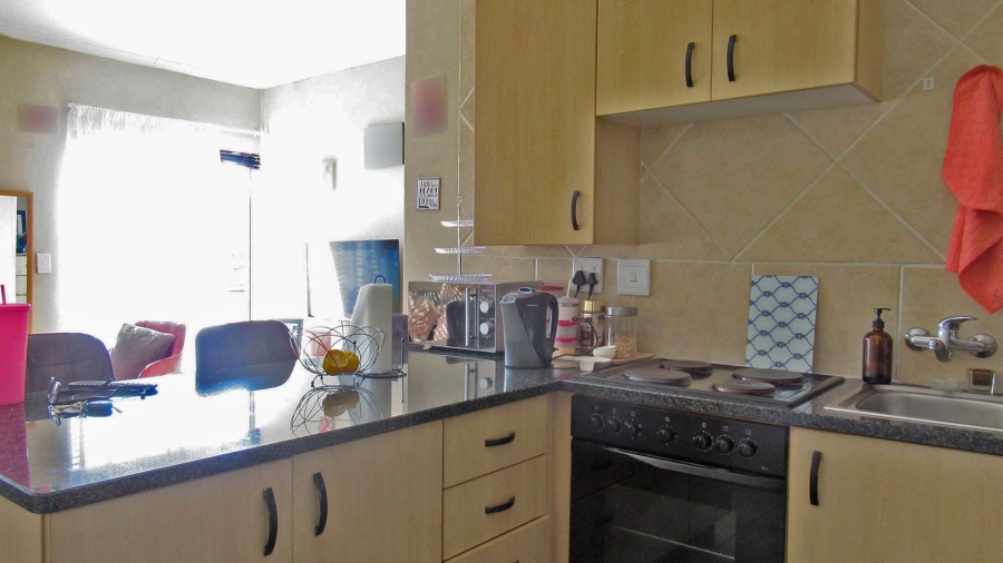 1 Bedroom Property for Sale in Mulbarton Gauteng