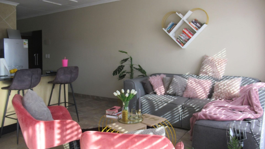 1 Bedroom Property for Sale in Mulbarton Gauteng