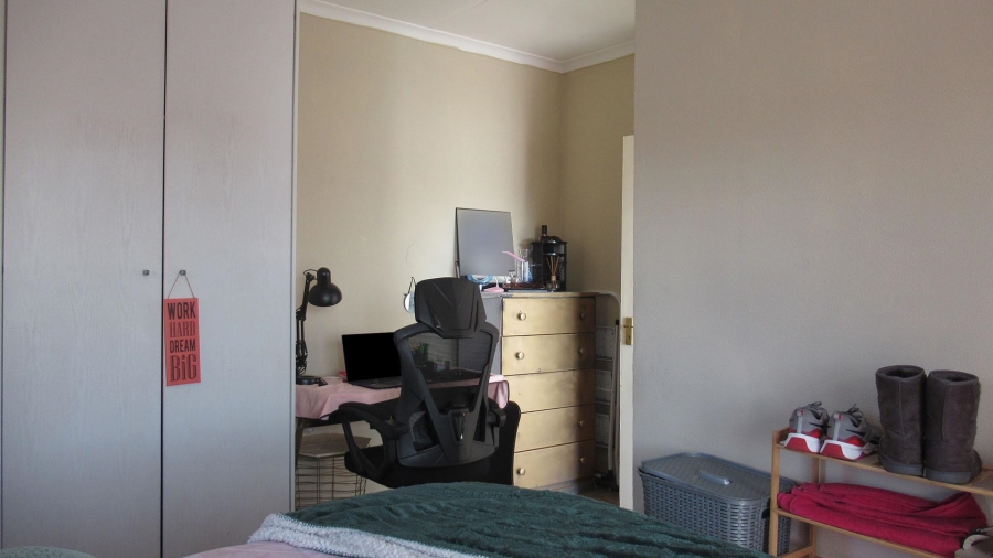 1 Bedroom Property for Sale in Mulbarton Gauteng