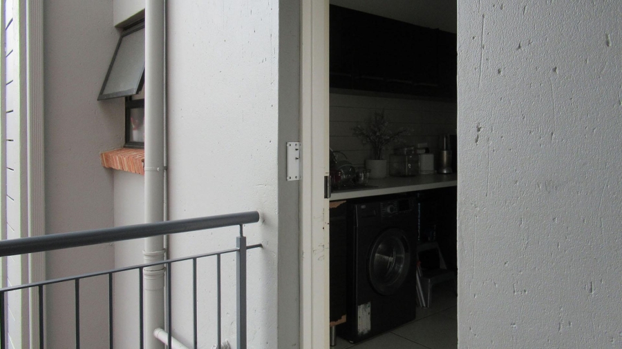 2 Bedroom Property for Sale in Oakdene Gauteng