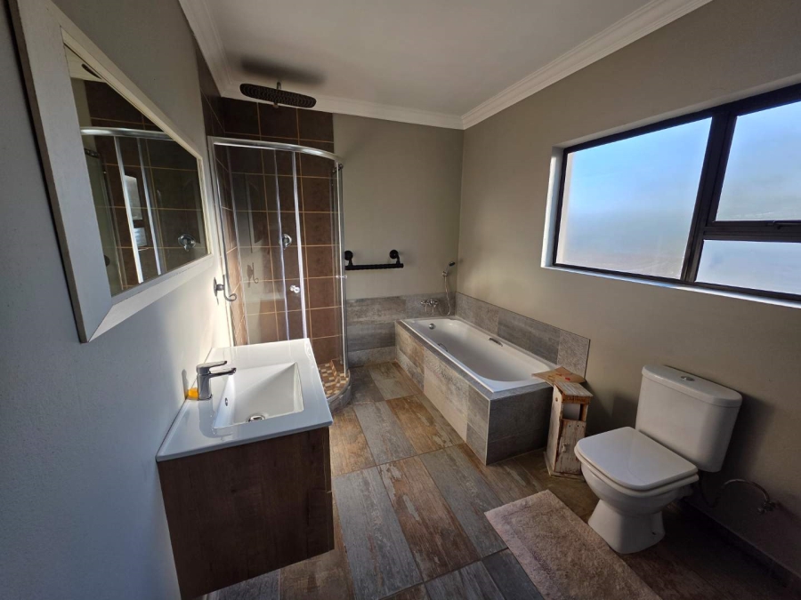 4 Bedroom Property for Sale in Northmead Gauteng