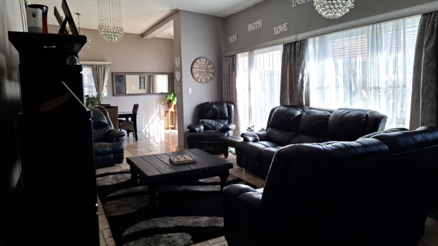 4 Bedroom Property for Sale in Brackenhurst Gauteng