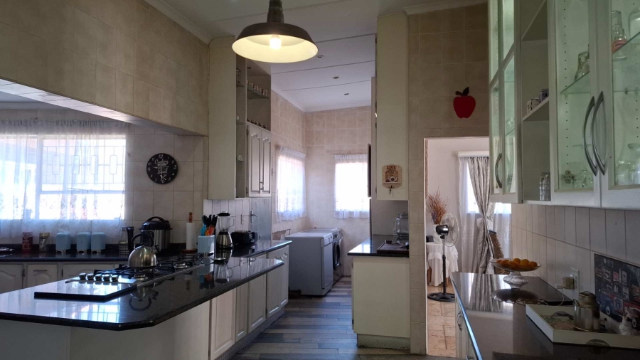 4 Bedroom Property for Sale in Brackenhurst Gauteng