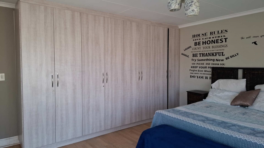 4 Bedroom Property for Sale in Brackenhurst Gauteng