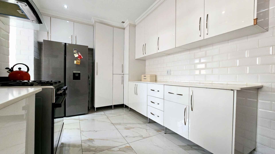 4 Bedroom Property for Sale in Doringkloof Gauteng