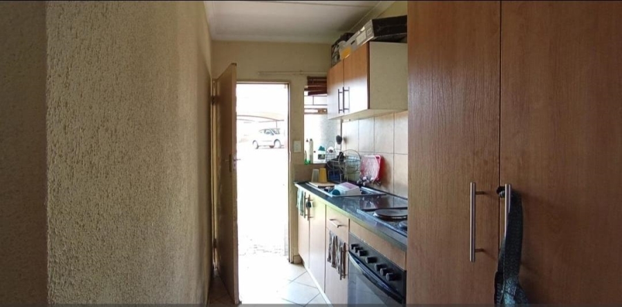 2 Bedroom Property for Sale in Olievenhoutbosch Gauteng