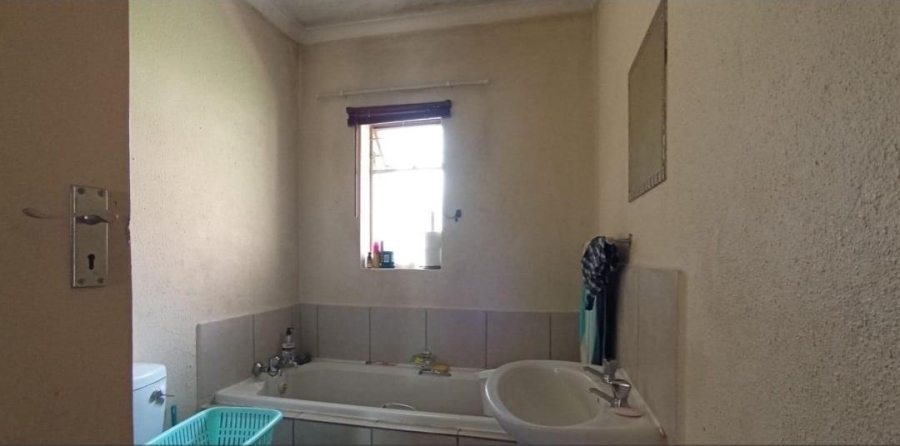 2 Bedroom Property for Sale in Olievenhoutbosch Gauteng