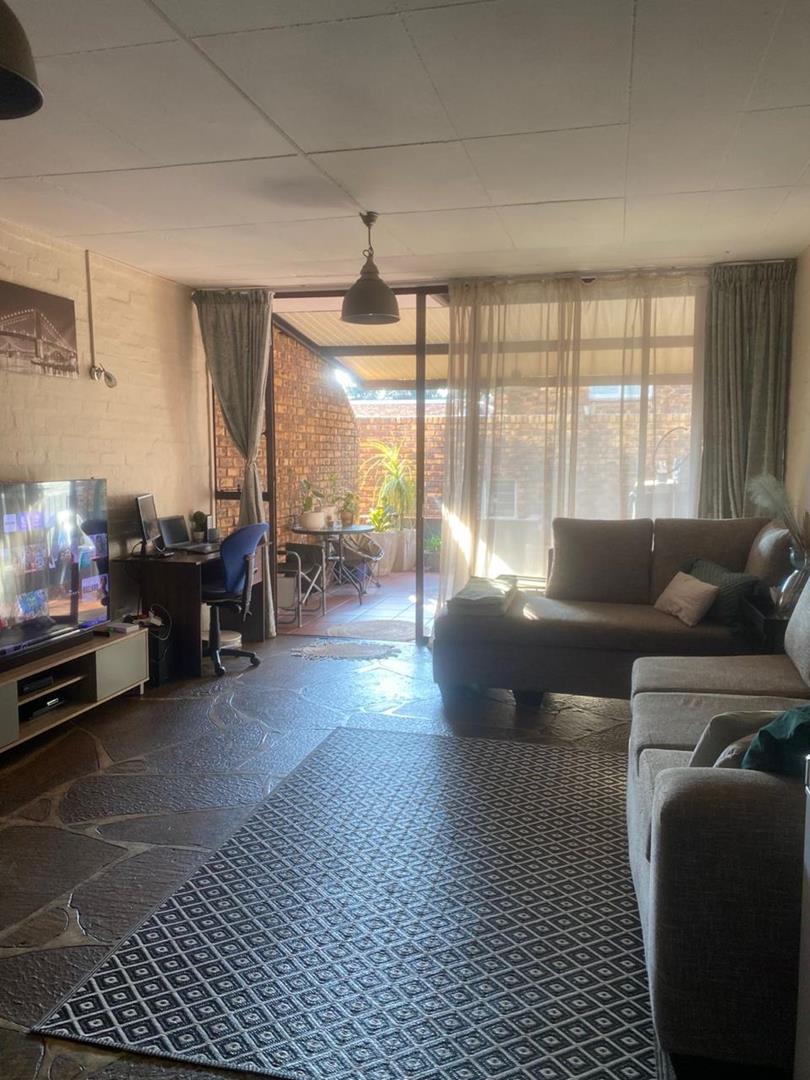 2 Bedroom Property for Sale in Lyttelton Gauteng