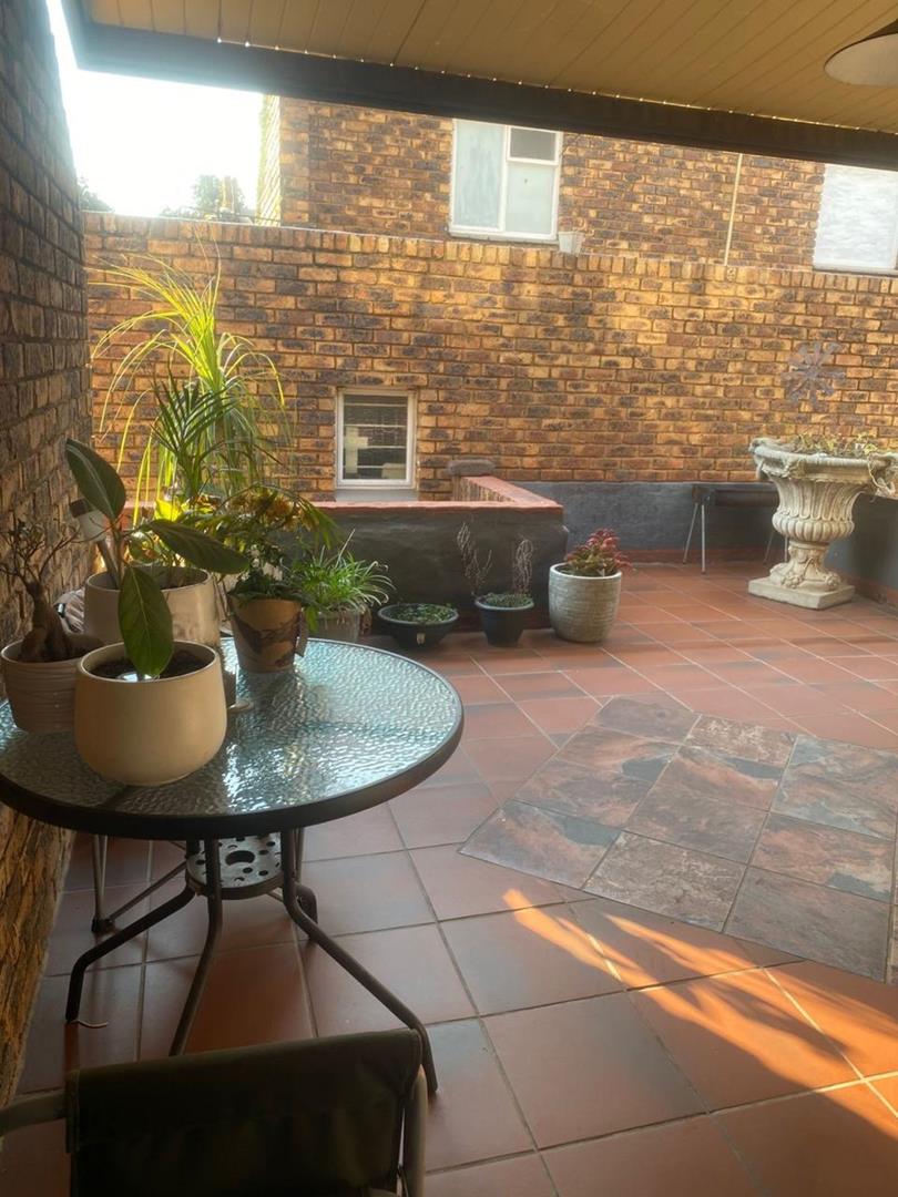 2 Bedroom Property for Sale in Lyttelton Gauteng