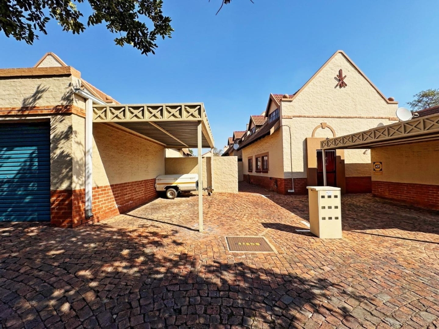3 Bedroom Property for Sale in Equestria Gauteng