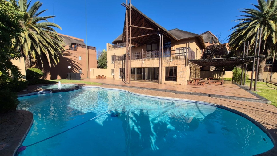 4 Bedroom Property for Sale in Pineslopes Gauteng