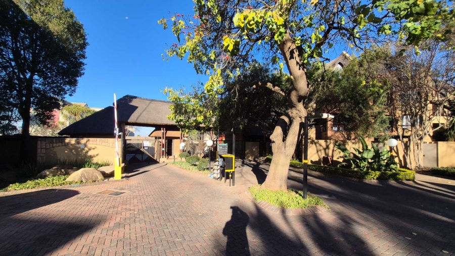 4 Bedroom Property for Sale in Pineslopes Gauteng