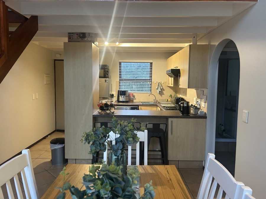To Let 1 Bedroom Property for Rent in Douglasdale Gauteng