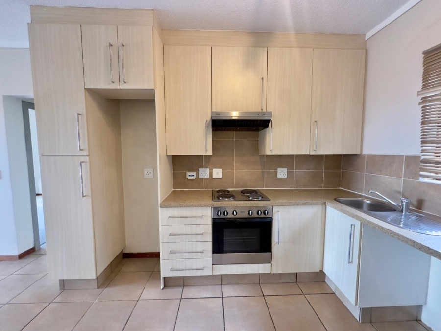 To Let 1 Bedroom Property for Rent in Broadacres Gauteng