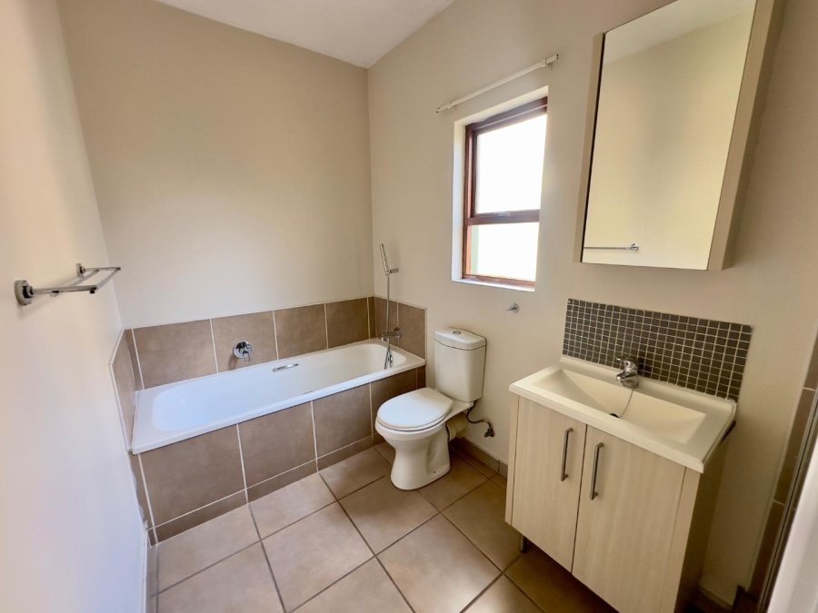 To Let 1 Bedroom Property for Rent in Broadacres Gauteng