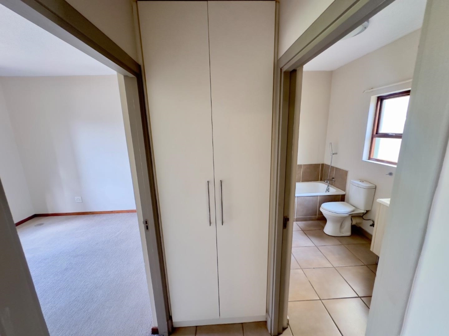 To Let 1 Bedroom Property for Rent in Broadacres Gauteng