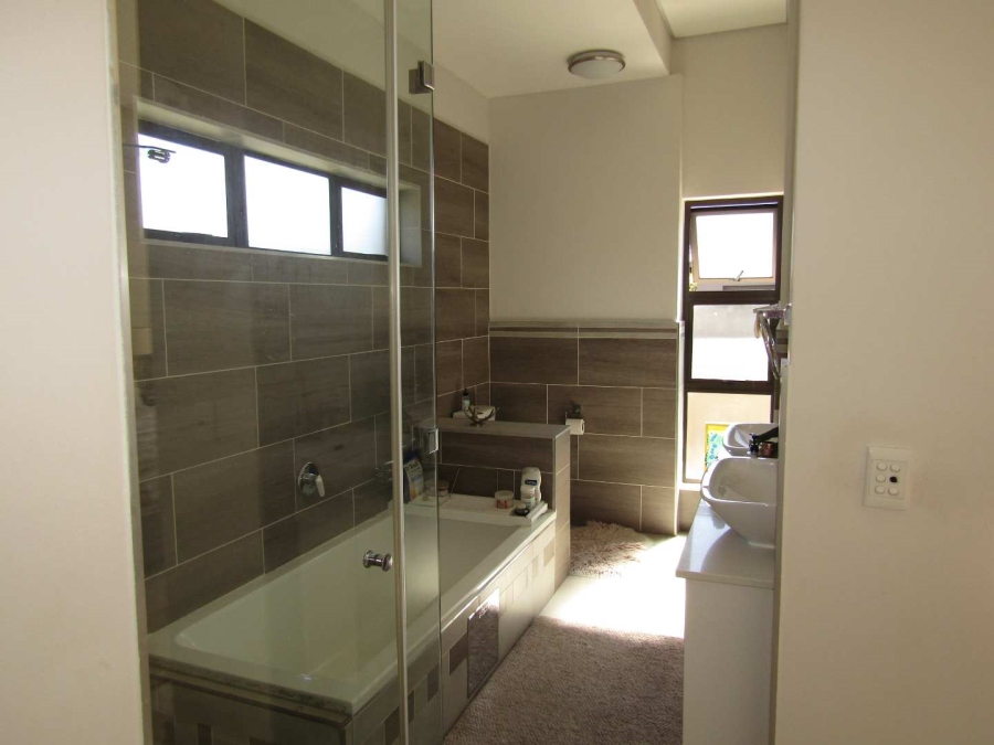 3 Bedroom Property for Sale in Ferndale Gauteng