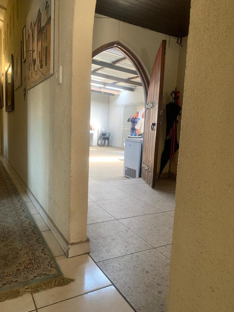 4 Bedroom Property for Sale in Bonaero Park Gauteng