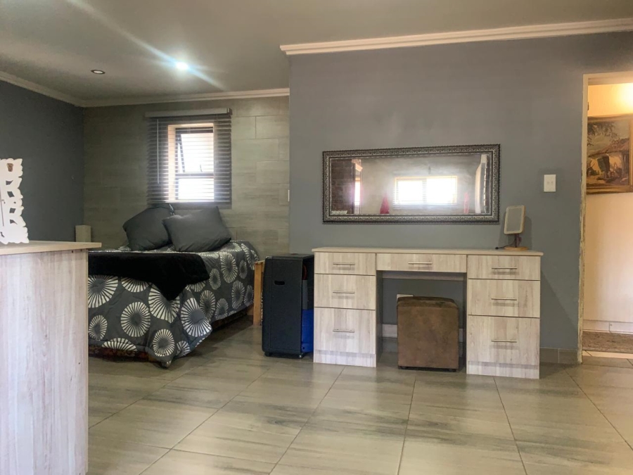 4 Bedroom Property for Sale in Bonaero Park Gauteng