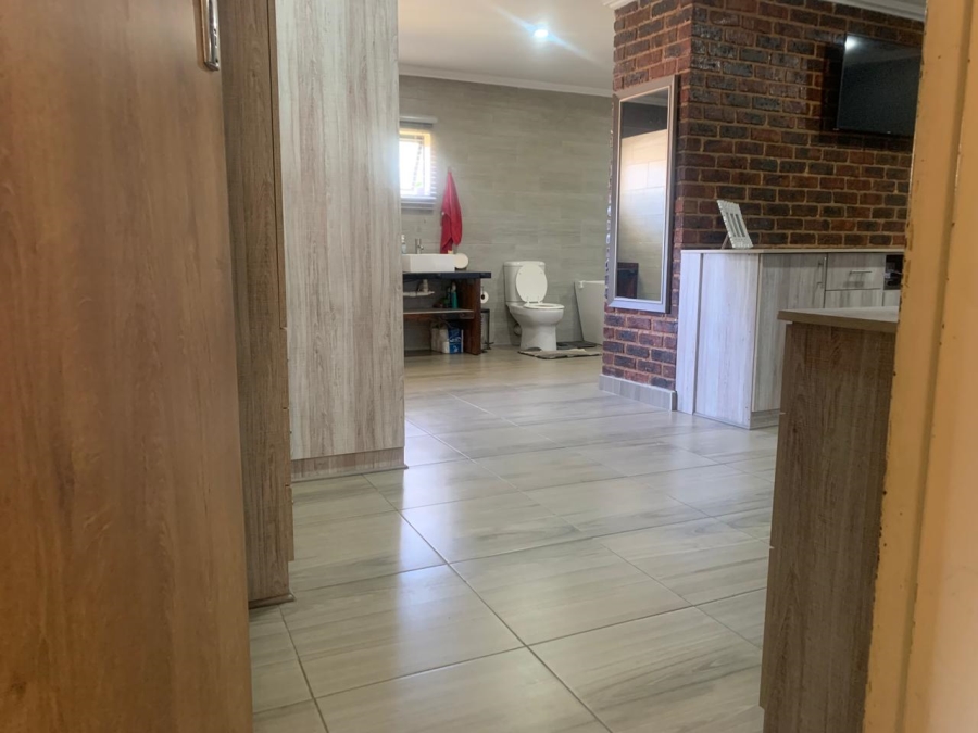 4 Bedroom Property for Sale in Bonaero Park Gauteng