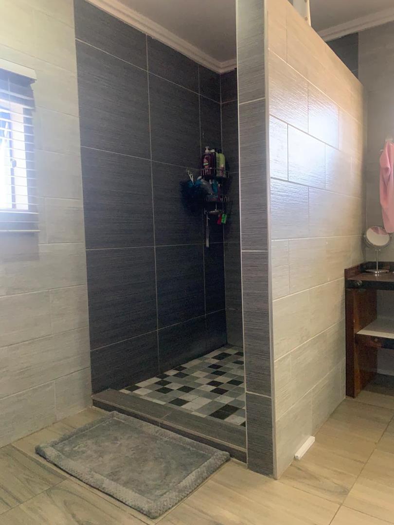 4 Bedroom Property for Sale in Bonaero Park Gauteng