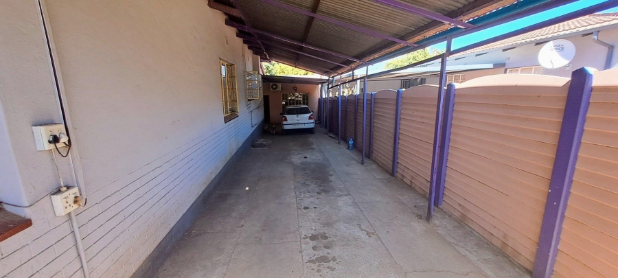 3 Bedroom Property for Sale in Mountain View Gauteng