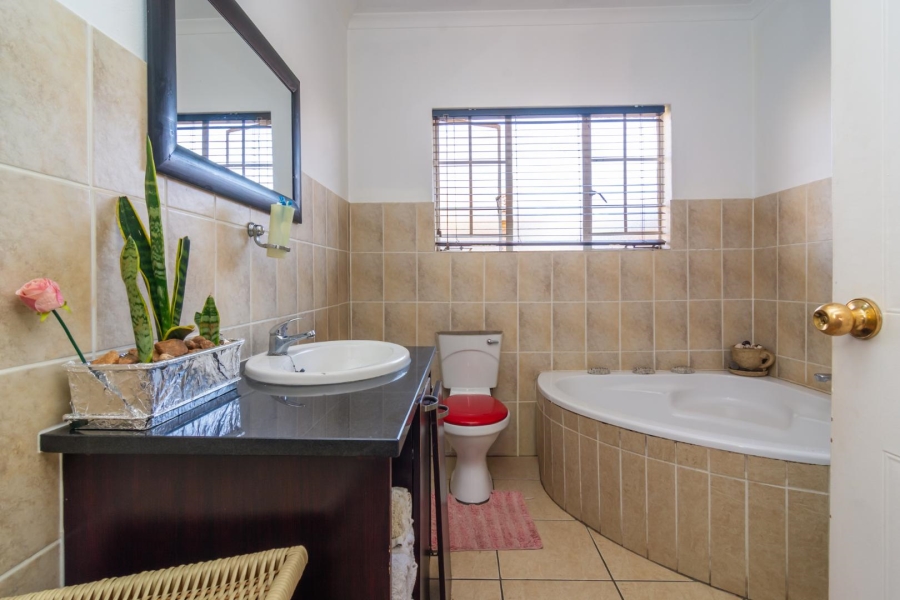 3 Bedroom Property for Sale in Willowbrook Gauteng